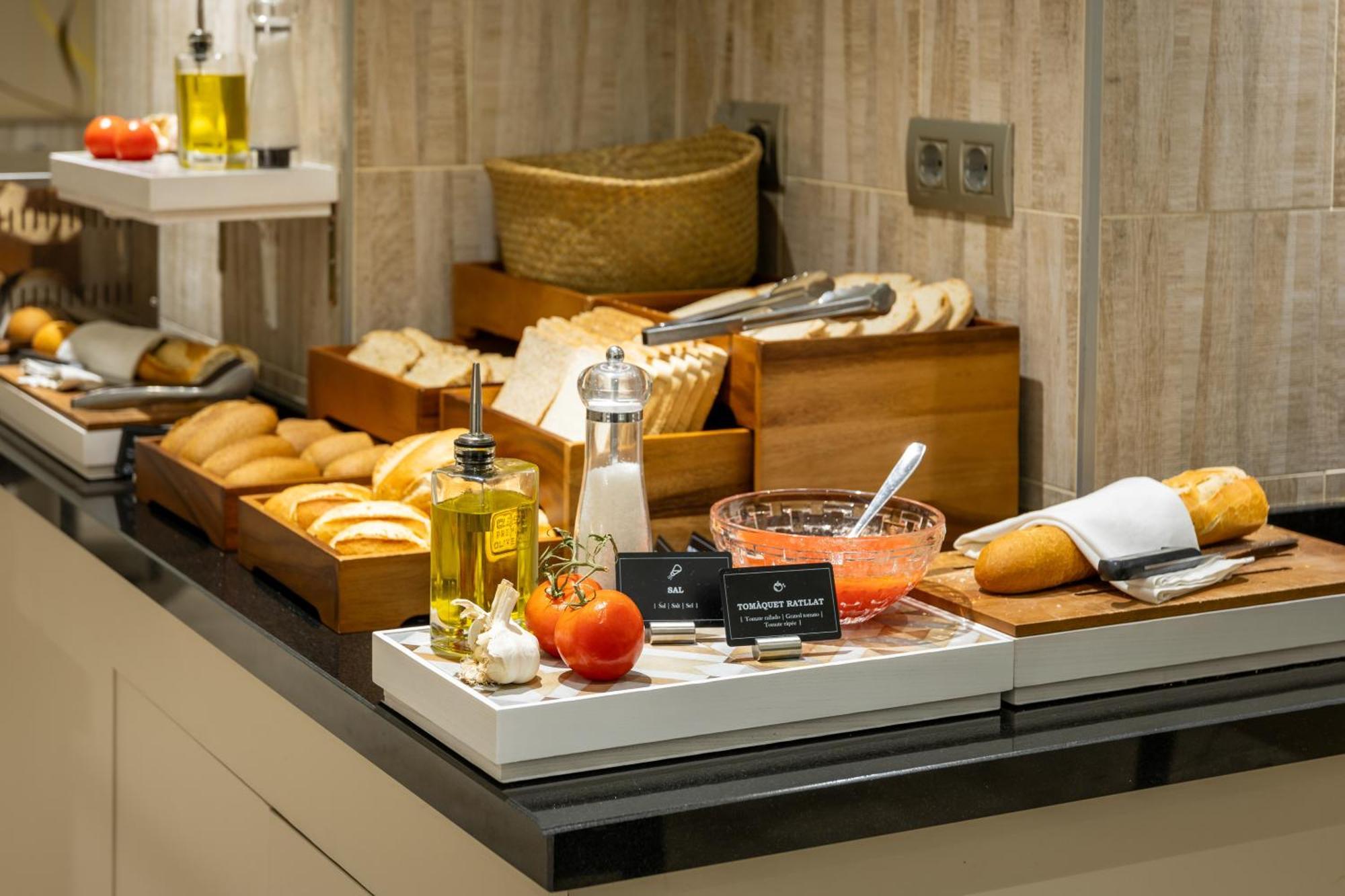 Hotel Lyon Barcelona Bagian luar foto